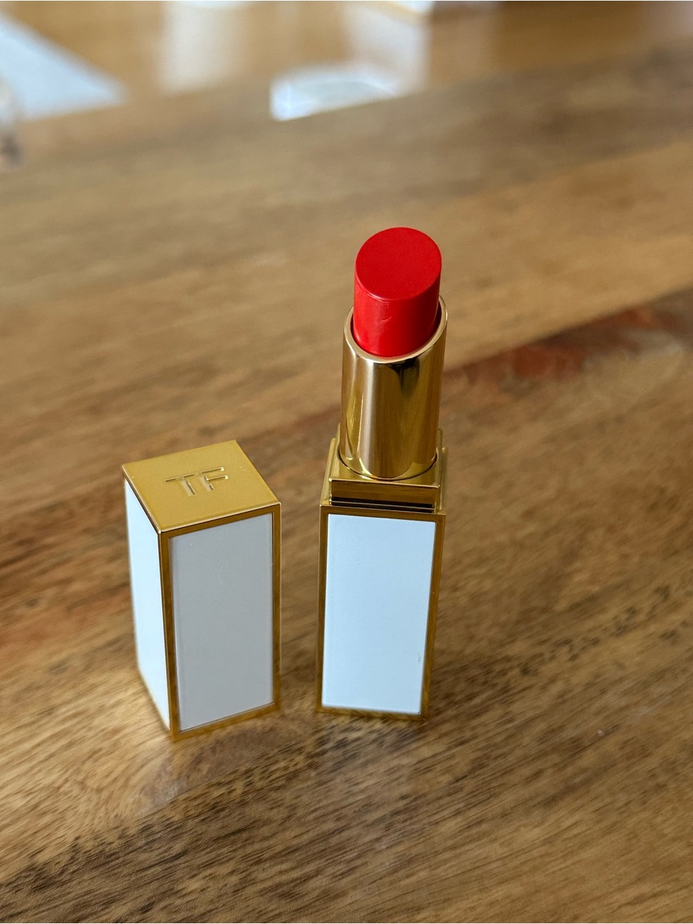 Tom Ford Red Lipstick - Ultra Shine Lip Color Rouge in Île D’Amour